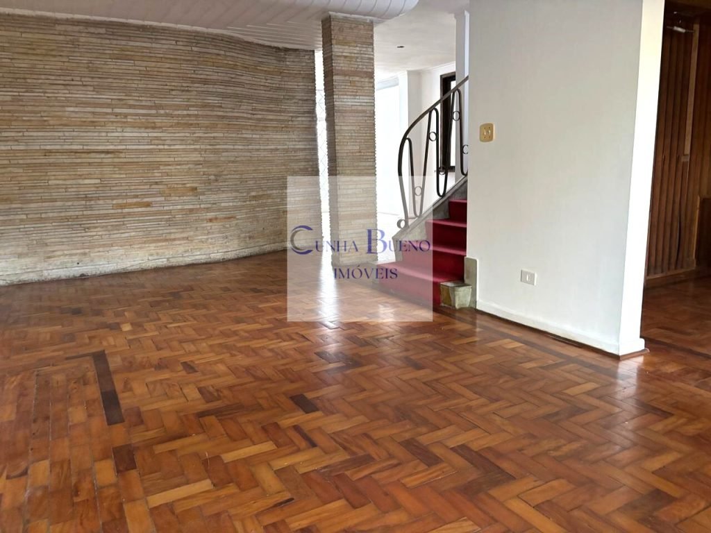 CASA NO JARDIM PAULISTA PARA REFORMA