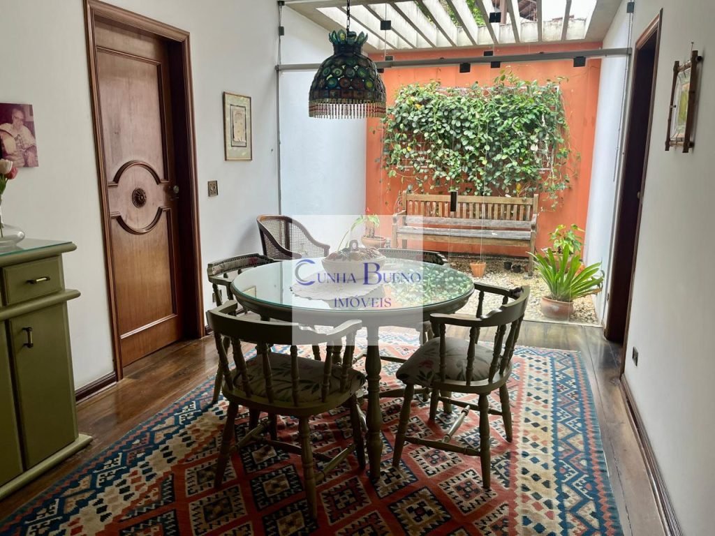 CASA EM ÓTIMO PONTO NO ALTO DE PINHEIROS EM FRETE A BELA PRAÇA