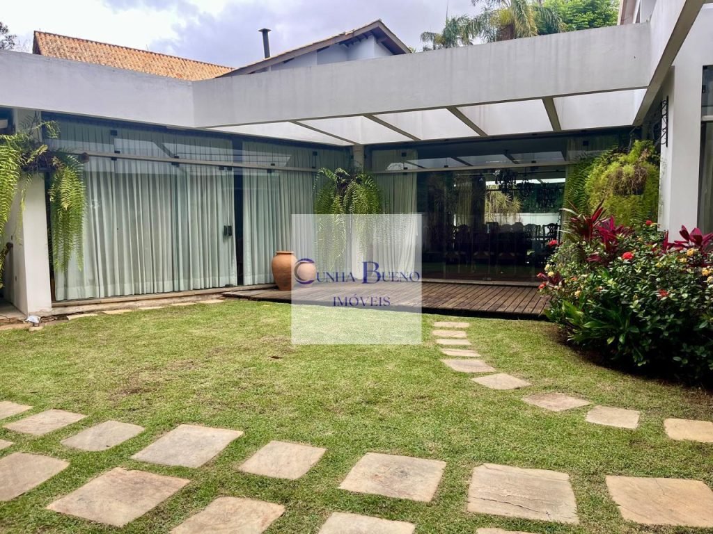 CASA EM ÓTIMO PONTO NO ALTO DE PINHEIROS EM FRETE A BELA PRAÇA